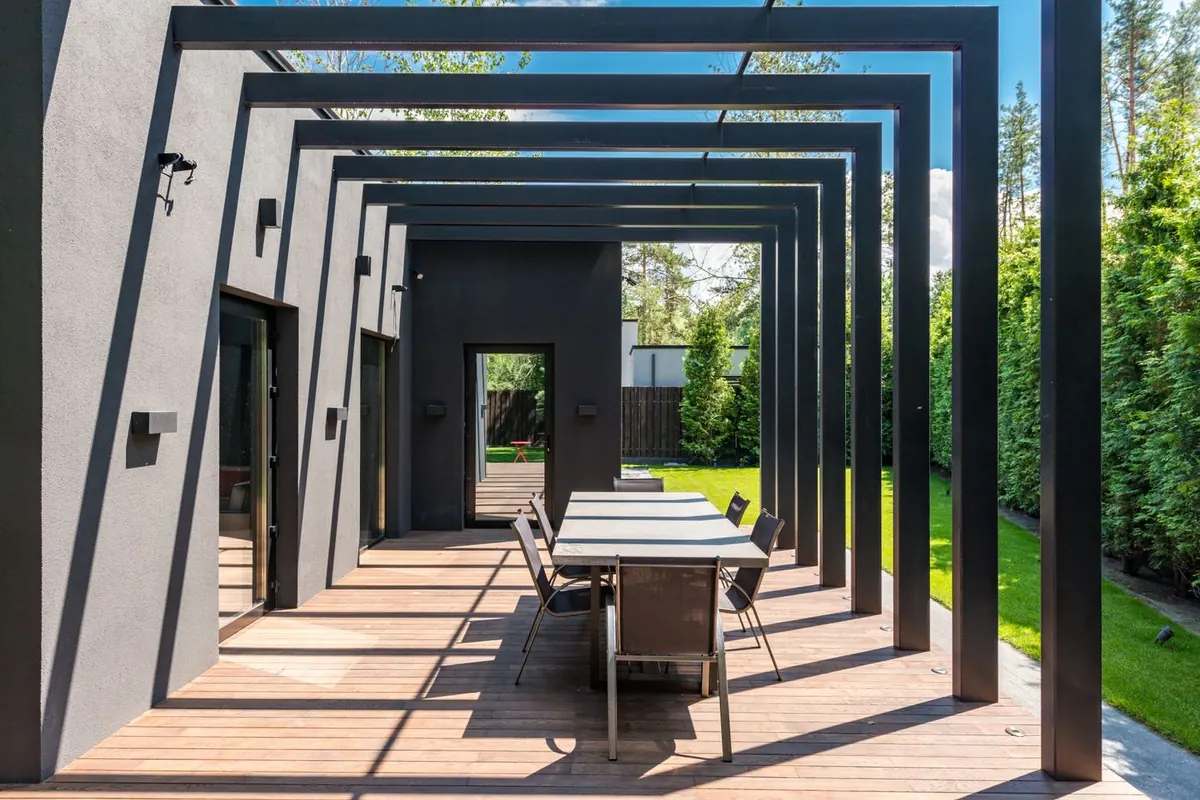 Repeating-span shade structure